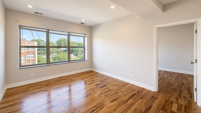 7225 N Rogers Ave Unit 1