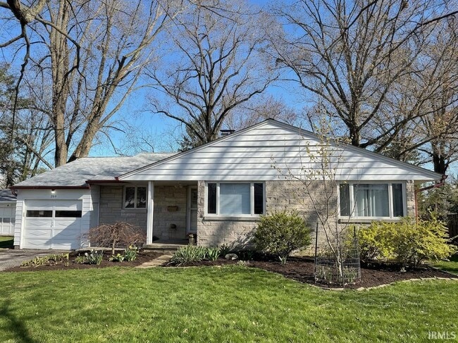 Building Photo - 209 S Hillsdale Dr
