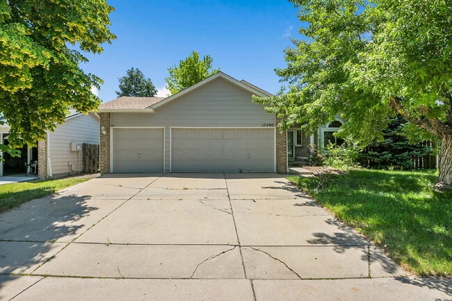 Building Photo - $2,900.00 4 bed, 3 bath, located in Aurora... Rental