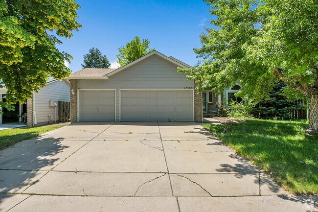 Building Photo - $3,050.00, 4 bed, 3 bath, located in Auror... Rental