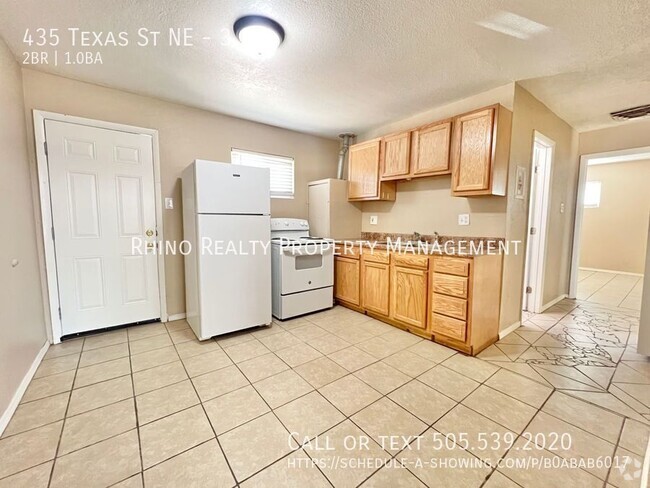 Building Photo - 2 Bedroom, 1 Bath In The NE! Unit 3 Rental