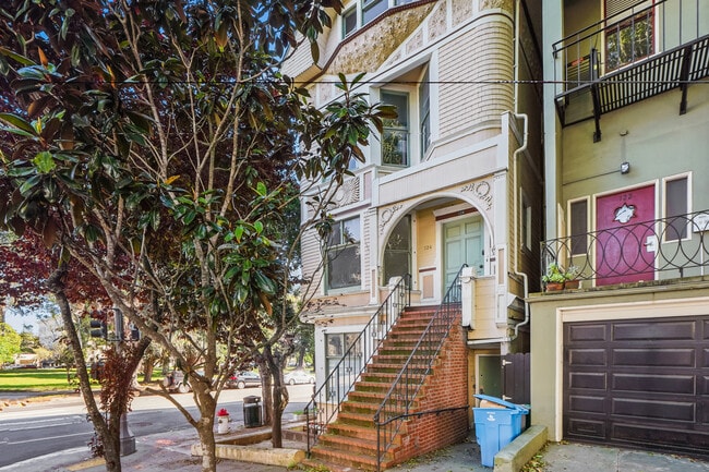 Photo - 124 Lyon St Unit 126