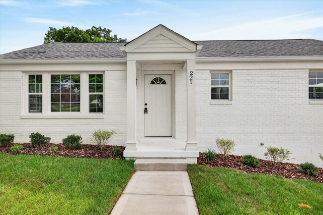 Photo - Beautiful Renovated 4 Bedroom Home For Rent With a Large Bonus Room!