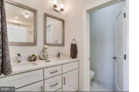 Building Photo - 53 T St NE Unit #1