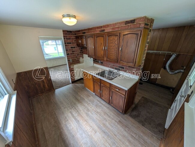 Photo - Quaint 3 Bedroom Home with Garage.