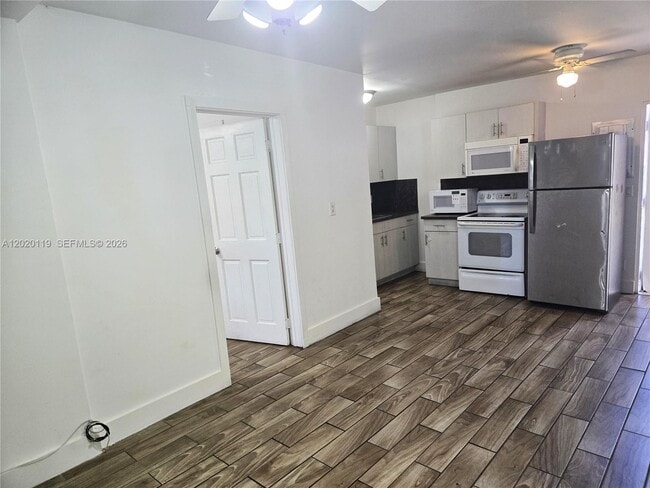 Photo - 1662 NW 1st St Unit 2