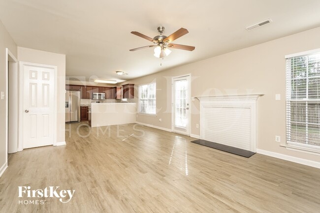 Photo - 1050 Spruce Garden Dr