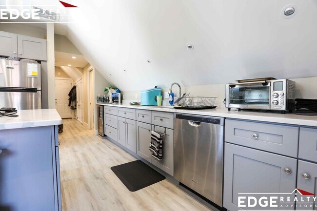 Photo - 125 Murdock St Unit 2