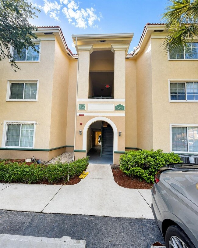 Building Photo - 2457 Centergate Dr Unit 203