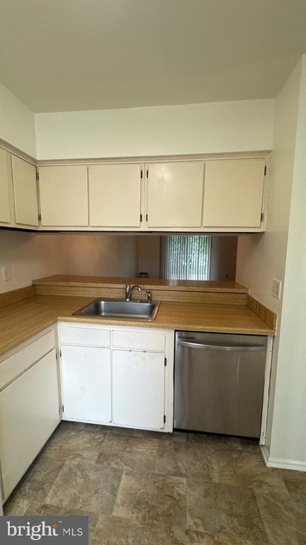 Photo - 6762 Ducketts Ln