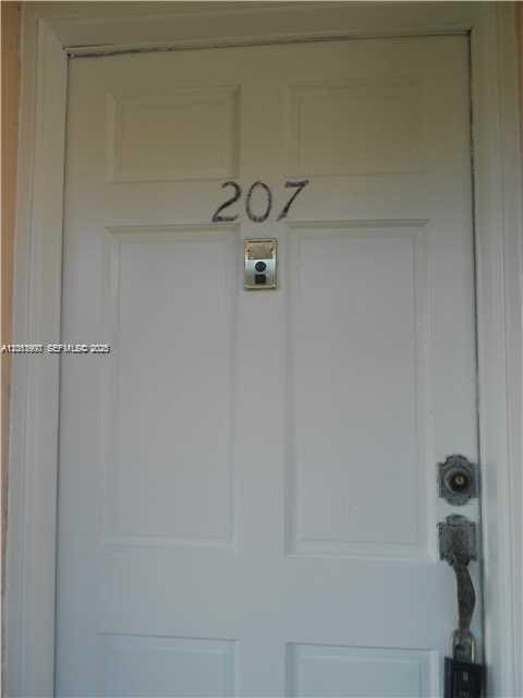 Photo - 1431 S 14th Ave Unidad 207