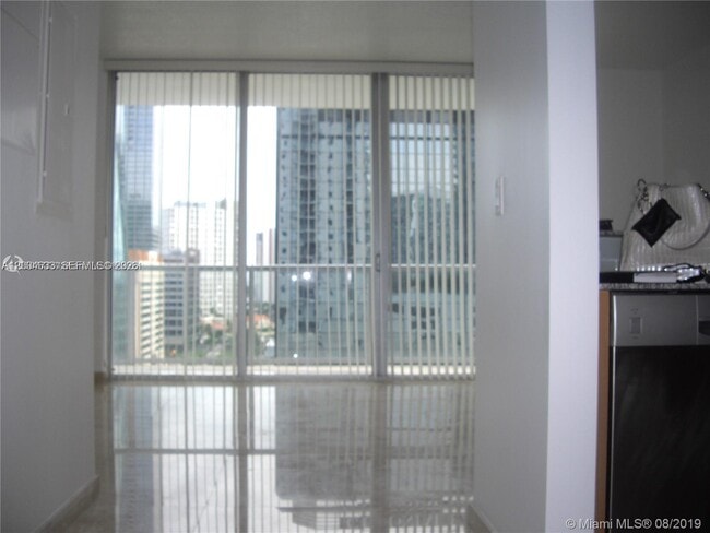 Photo - 1060 Brickell Ave Unidad 1409