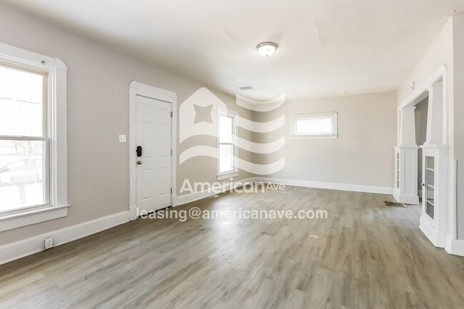 Photo - 1230 St Peter St