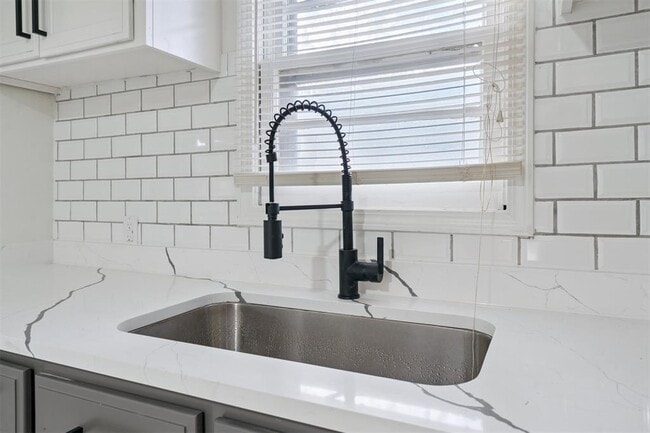 Photo - 1406 Sheffield Rd