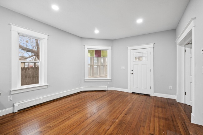Photo - 1035 Bluff Ave E