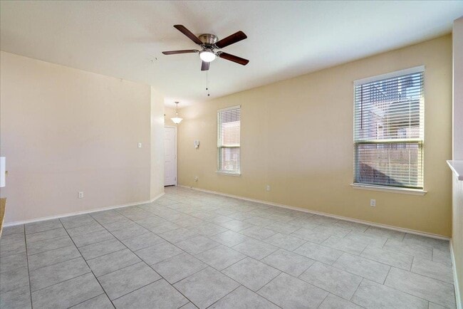 Photo - 194 Yellowbark St