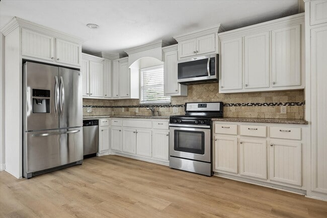 Photo - 2519 White Oak Dr