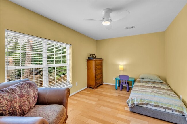 Photo - 98 Winding Creek Pl