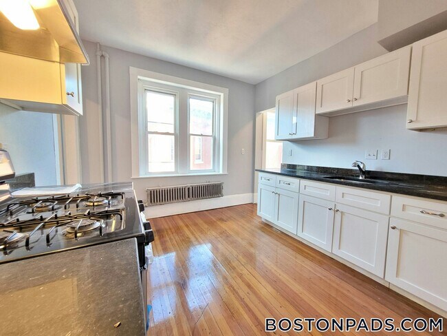Photo - 43 Mt Pleasant Ave Unit 3