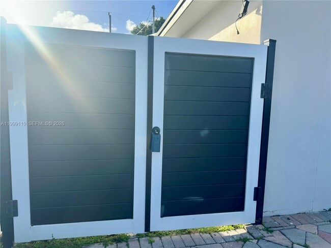 Photo - 9292 Jamaica Dr Unit B