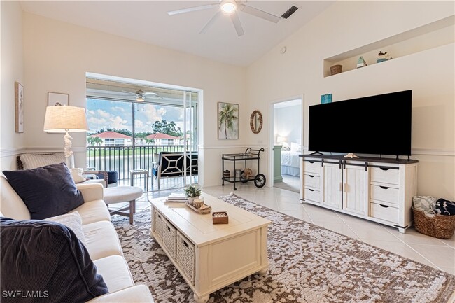 Building Photo - 260 Robin Hood Cir Unit 202