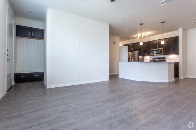 1 BR, 1 BA - 854 SF
