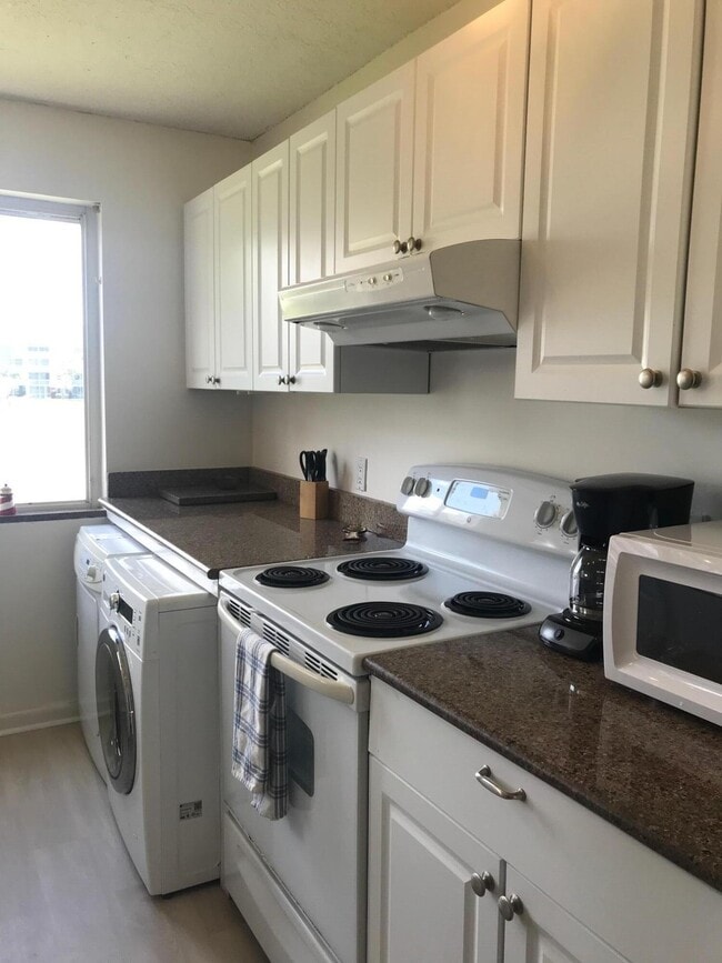 Photo - 353 S US Hwy 1 Unidad D203