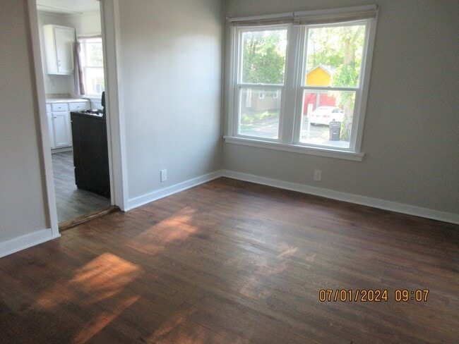 Photo - 202 W 3rd St Unit 1