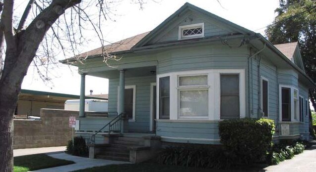 Fotografía del edificio - 323-329 Gifford Ave