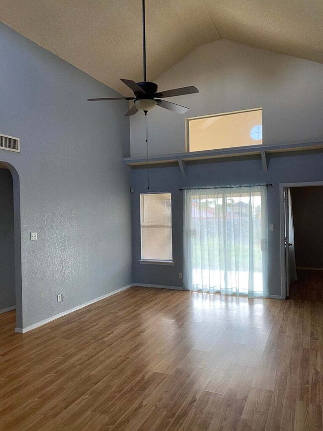 Photo - 1445 Plaza Verde Dr