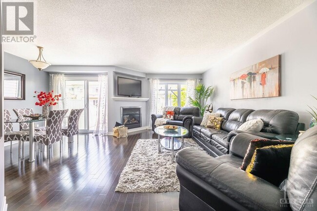 Photo - 214 Montmorency Way