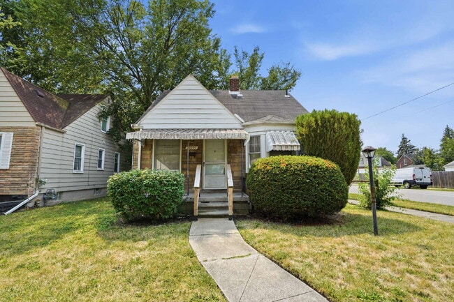 Building Photo - Cozy Detroit Home with Comfortable Living Space!