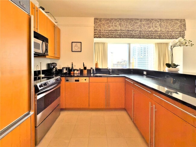 Building Photo - 1435 Brickell Ave Rental
