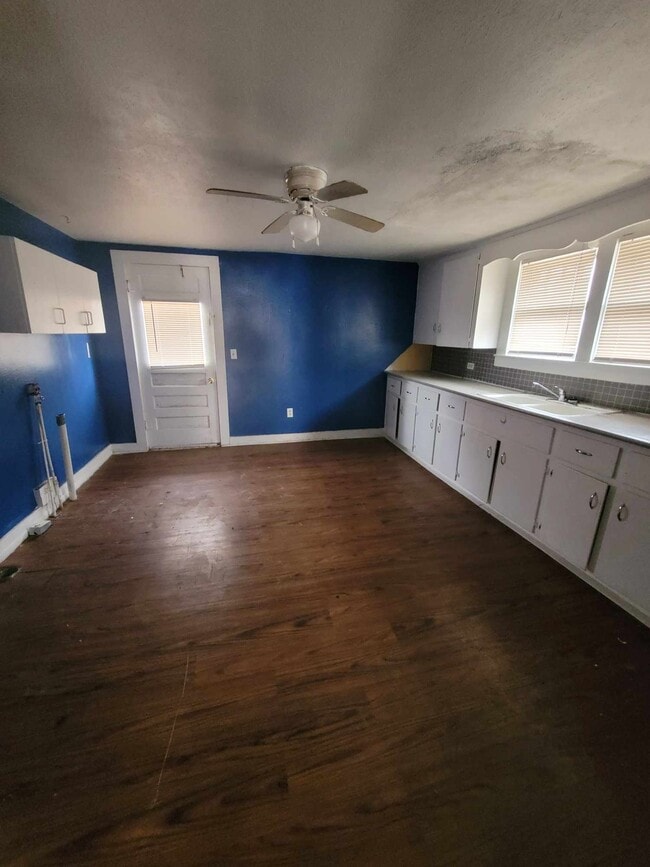 Photo - 608 N 8th St