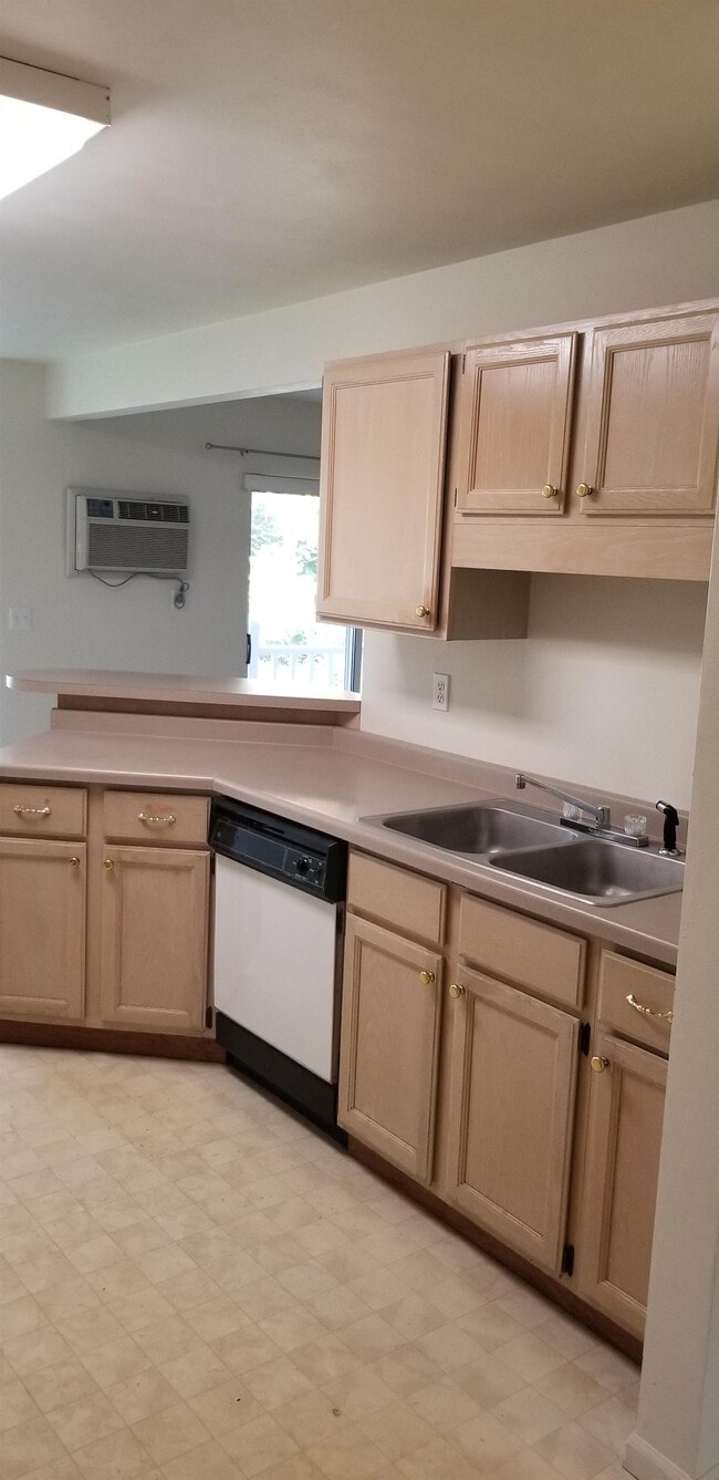 Photo - 385 Cross St