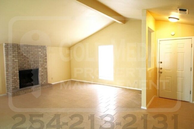 Photo - 2002 Sherman Dr