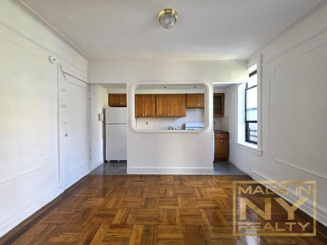 Building Photo - 1 bedroom in FLUSHING NY 11358 Unit 6M
