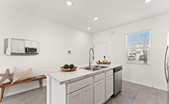 8330 Asteroid St
