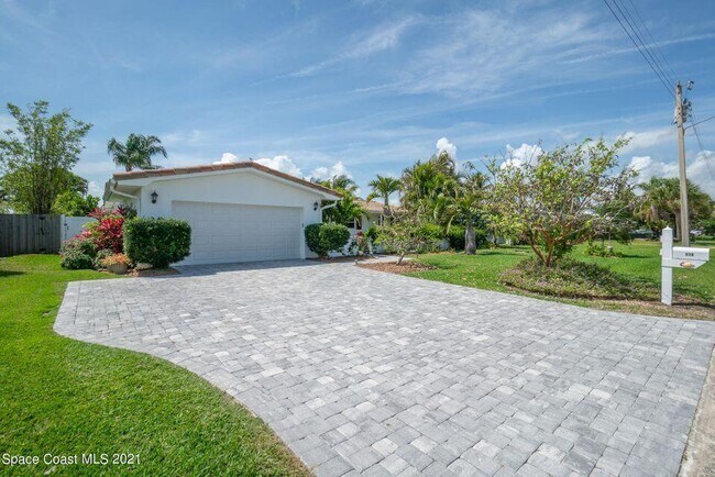 Photo - 319 Dorset Dr