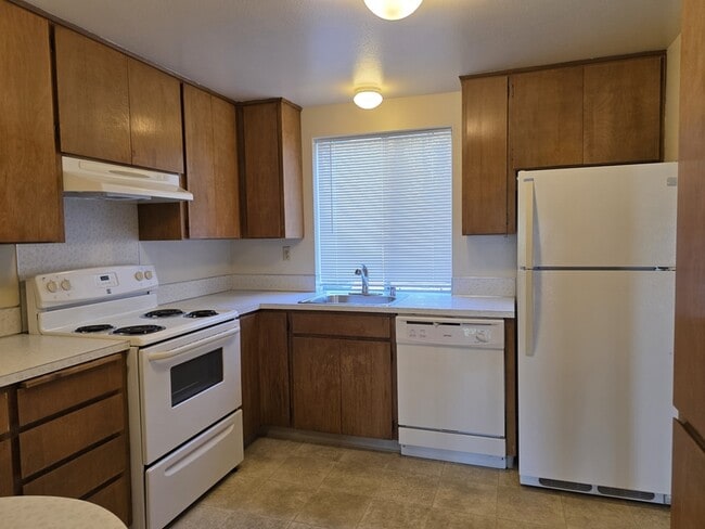 Photo - 2022 E 6th St Unit 3