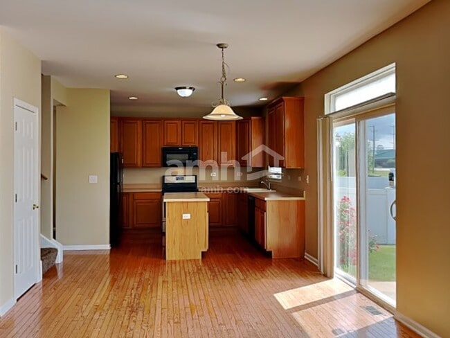 Photo - 16438 Fairfield Dr