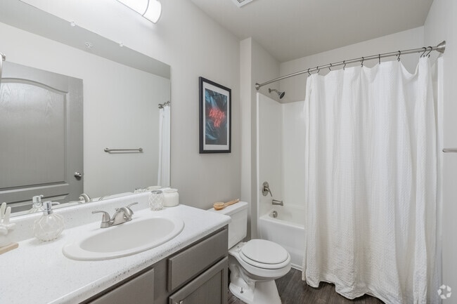 3BR, 3BA - 1,188SF - Bathroom
