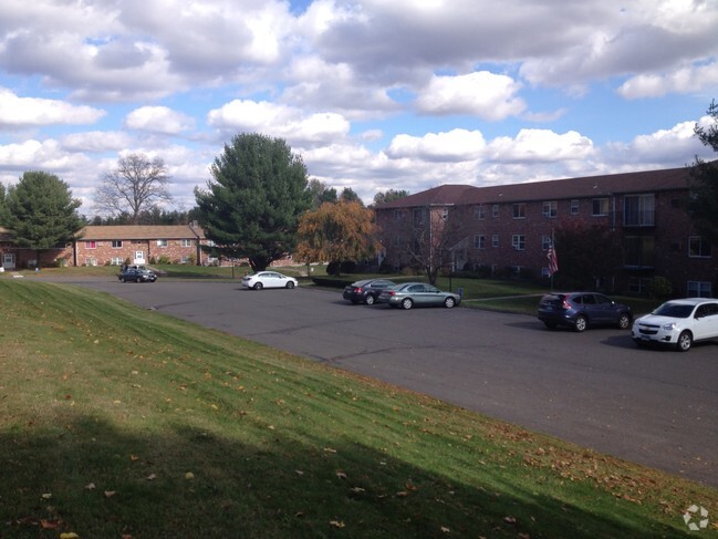 Building Photo - Pond View Apartments