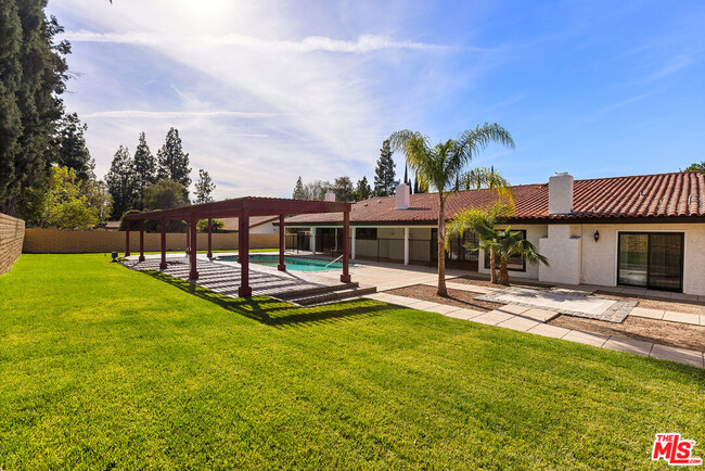 Photo - 9724 Bothwell Rd Casa