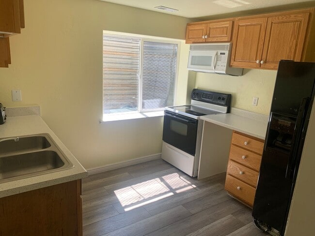 Photo - 4 Bedroom Basement Unit for Rent in PG $1800