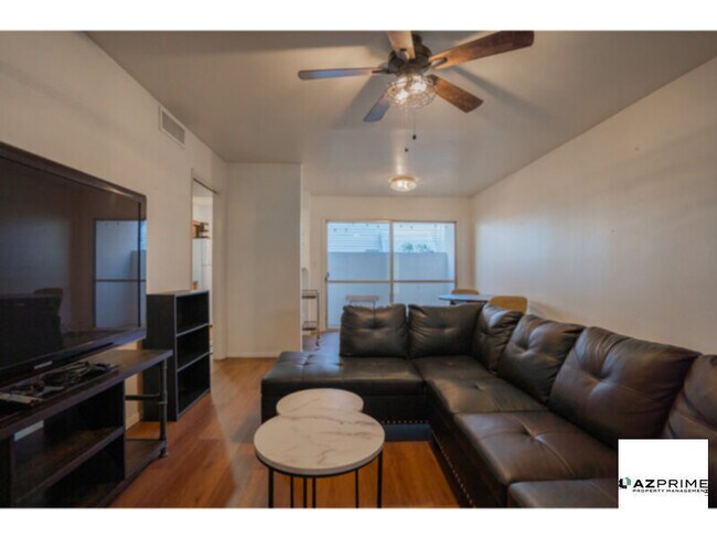 Photo - Discover this Lovely 1/1 Phoenix Condo!