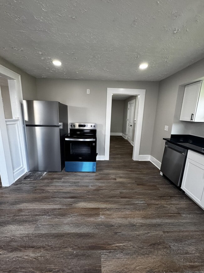 Photo - 120 W Brown Ave