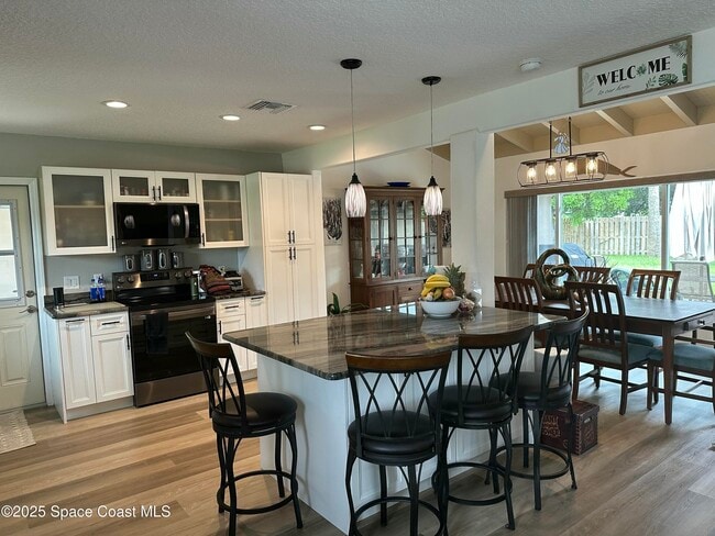 Photo - 574 Dianne Dr