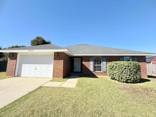 Building Photo - Beautiful Custom Home - Large Lot