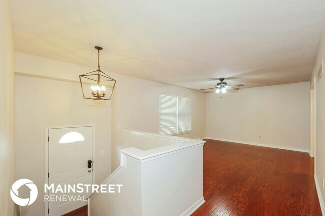 Photo - 513 NE Grant Dr